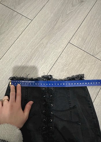 Siyah Bel Detaylı Mini Etek - Görsel 3