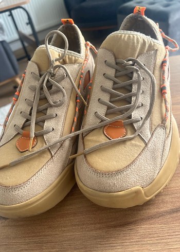 Kadın Bej Spor Ayakkabı Wedge Topuklu Bağcıklı