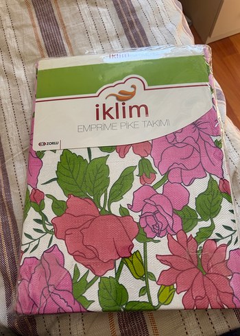 İklim Baskılı Pembe Pike Takımı