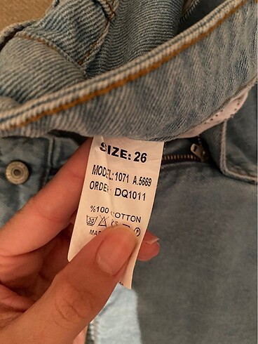 26 Beden Yırtık kot pantolon
