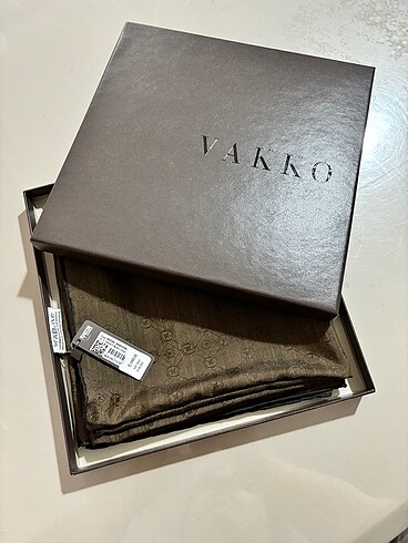 Vakko Eşarp