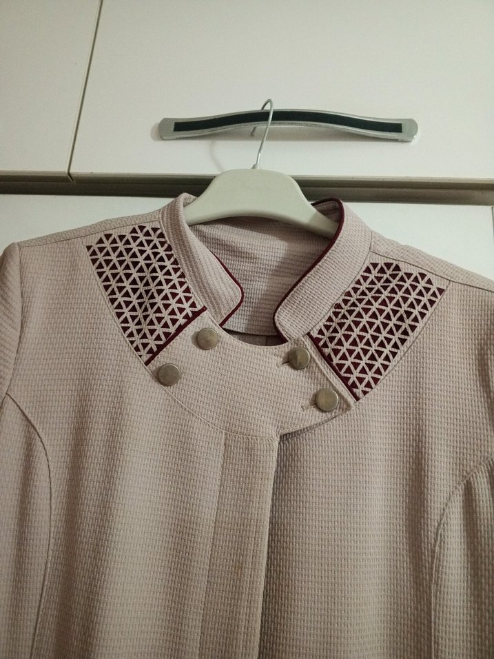 Düğmeli pudra renkli uzun pardesü mevsimlik - Görsel 3