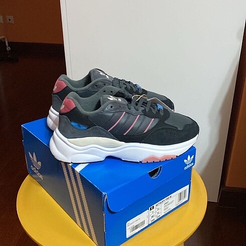 Adidas Retropy F90