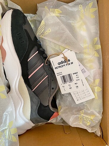 38,5 Beden Adidas Retropy F90