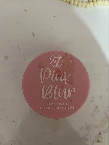 W7 pembe pudra