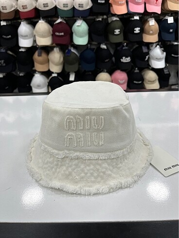 Miu Miu fötr