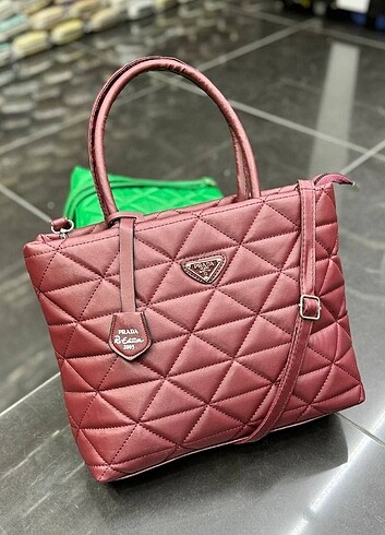 Beden çeşitli Renk Prada çanta