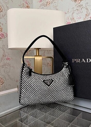 Prada çanta 