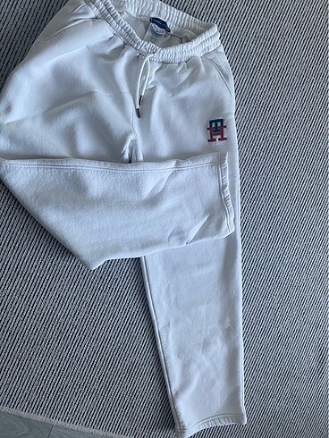 xxl Beden beyaz Renk Tommy hilfiger marka eşofman a