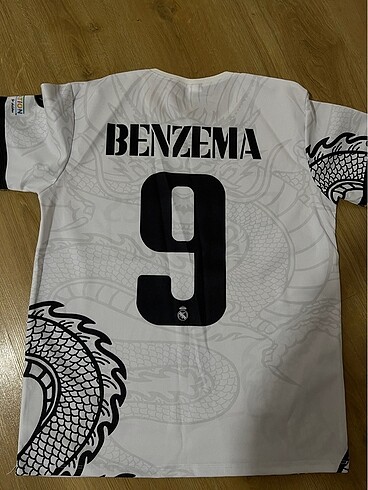 Adidas Real madrid forması benzema