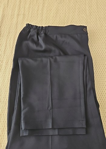 Kadın Parlak Mavi Pilili Kumaş Pantolon - Görsel 3