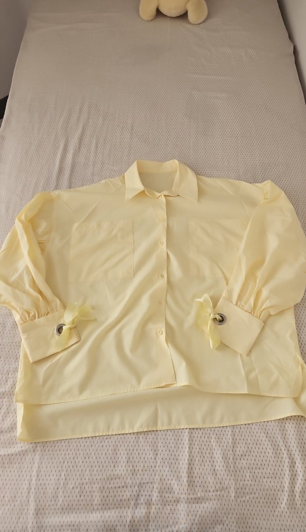 Sarı Düğmeli Kadın Gömlek - Görsel 2
