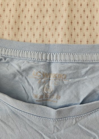 açık mavi kadın tişörtü - Görsel 3