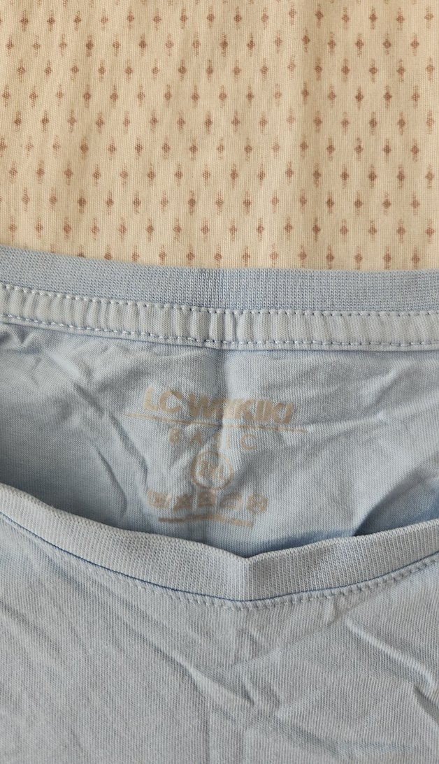 açık mavi kadın tişörtü - Görsel 3