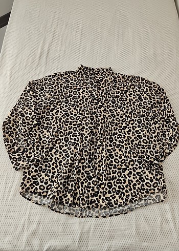 Düğmeli Leopar Desenli Kadın Gömlek - Görsel 2
