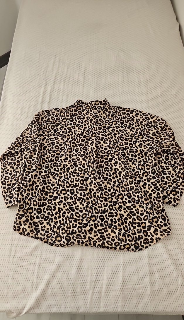 Düğmeli Leopar Desenli Kadın Gömlek - Görsel 3