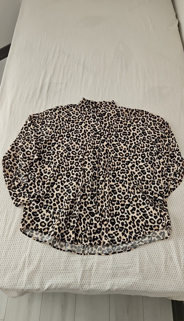 Düğmeli Leopar Desenli Kadın Gömlek - Görsel 2