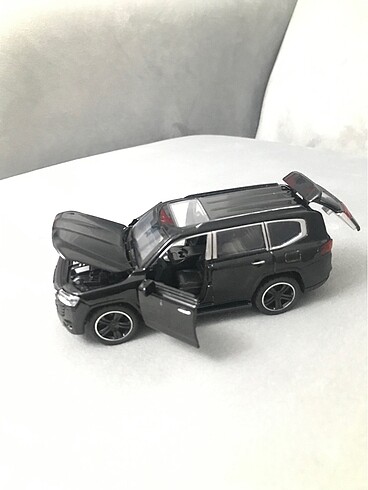 HATASIZ BOYASIZ TRAMERSİZ SUV ARABA