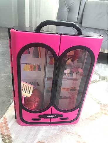  Barbie dolap