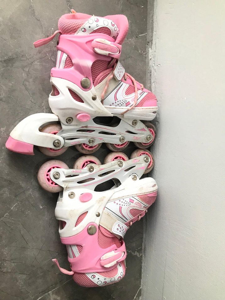 Pembe Desenli Bağcıklı Paten - Görsel 3