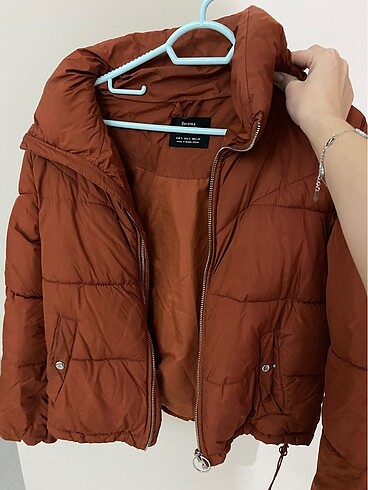 BERSHKA mont