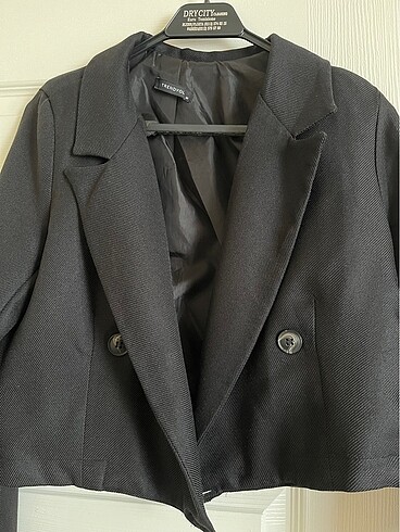 Trendyol & Milla Kısa blazer ceket