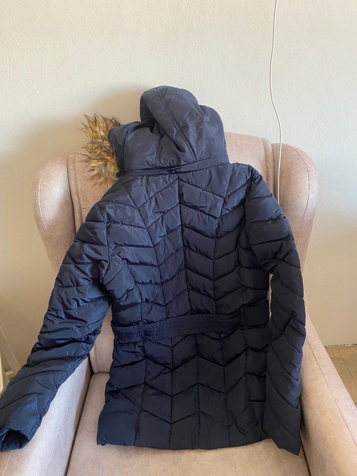 Kürk Detaylı Koyu Gri Kadın Kışlık Mont - Görsel 2