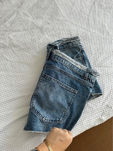 m Beden Pull bear denim şort