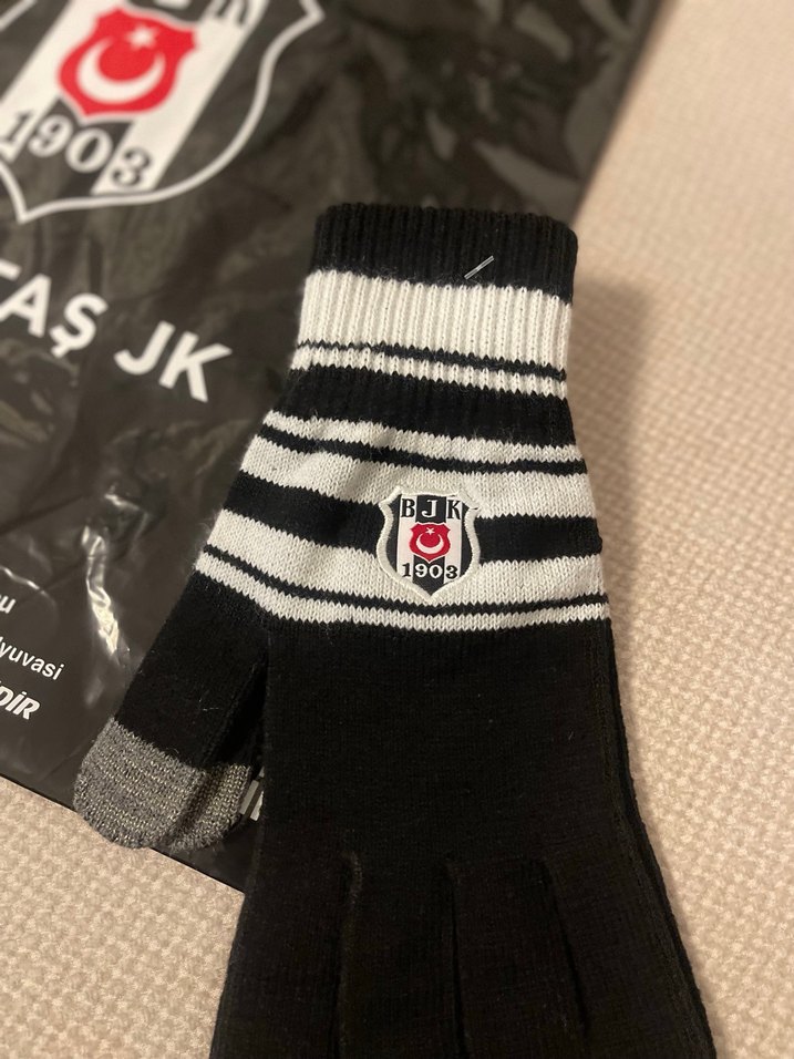 Beşiktaş Unisex Nakışlı Örgü Siyah Eldiven - Görsel 3