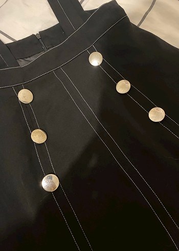 Düğmeli Siyah Askılı Mini elbise - Görsel 2