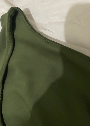 V Yakalı Koyu Yeşil Kadın Atlet - Görsel 2