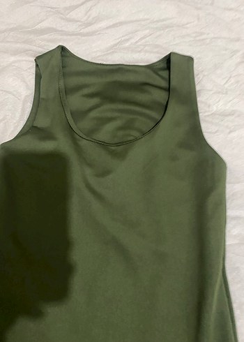 V Yakalı Koyu Yeşil Kadın Atlet - Görsel 3