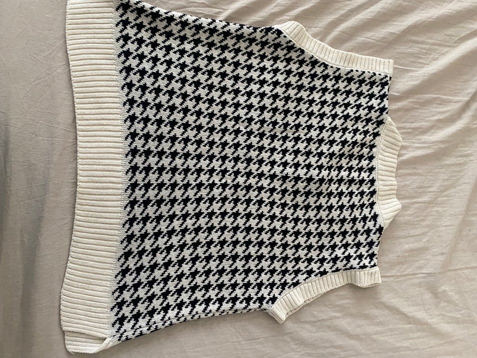 Ekose Desenli V Yaka Örgü Süveter - Görsel 3