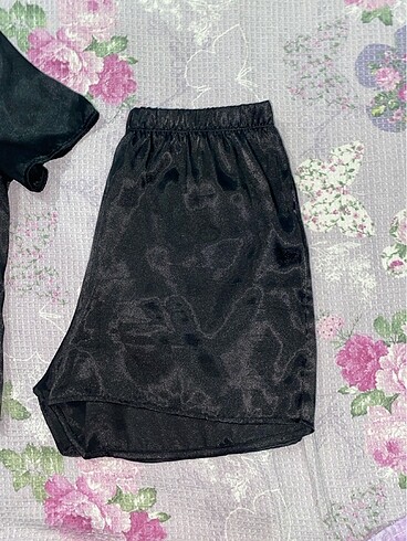 40 Beden tymilla saten gecelik/pijama takimi