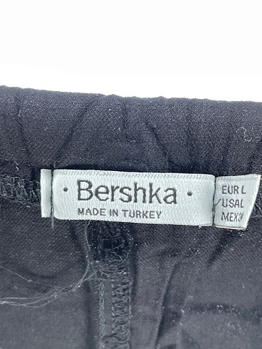 l Beden siyah Renk Bershka Mini Şort %70 İndirimli.