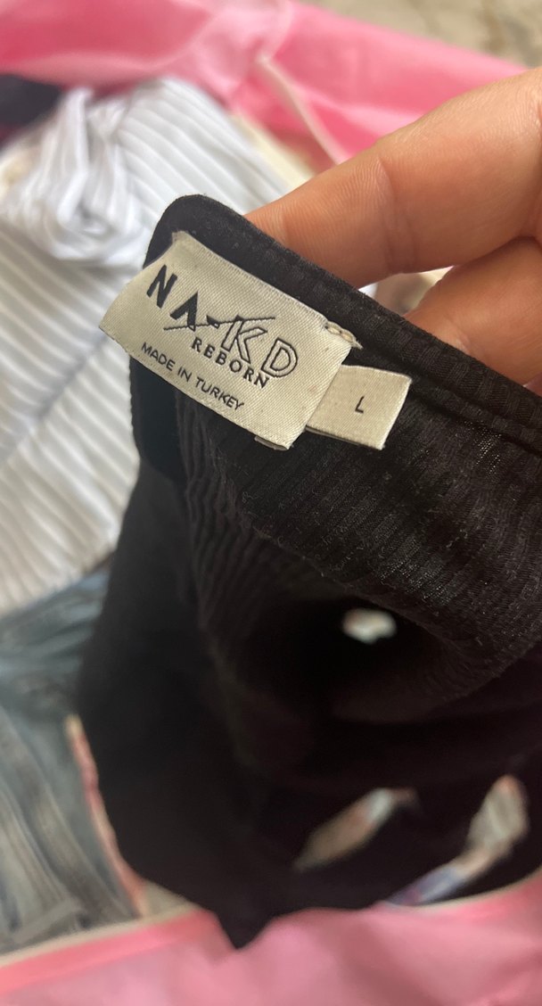 Tek Omuz Siyah Mini Crop Top - Görsel 2