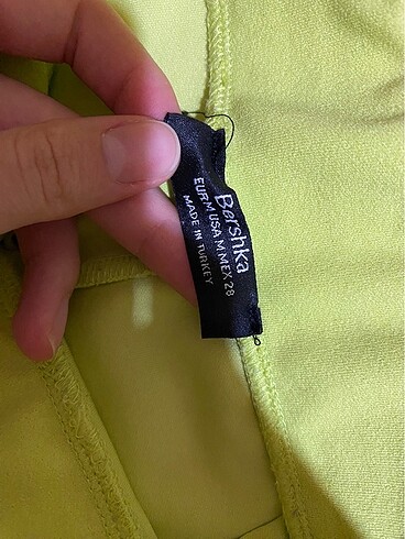 m Beden yeşil Renk BERSHKA FISTIK YEŞİLİ PANTOLON