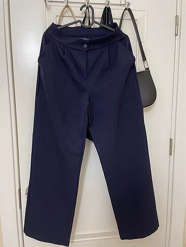 Trendyolmilla Lacivert Kumaş Pantolon