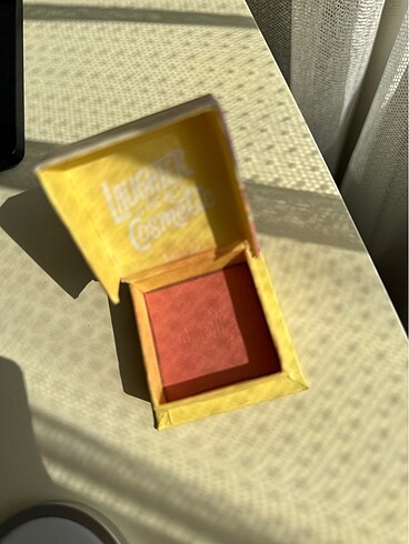 Benefit Benefit seyahat boy allık
