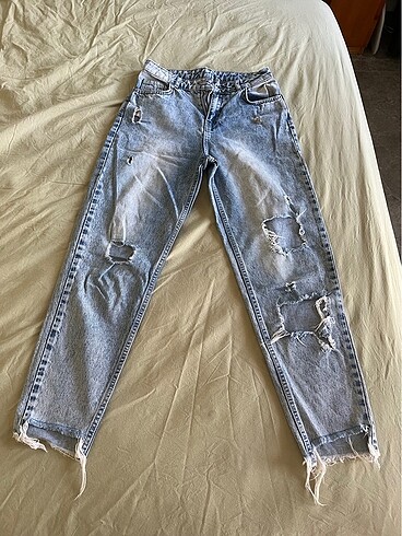 MOM JEAN