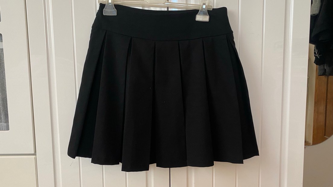 Siyah Pileli Midi Kadın Etek yüksek bel - Görsel 3