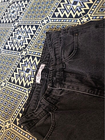 Siyah jeans