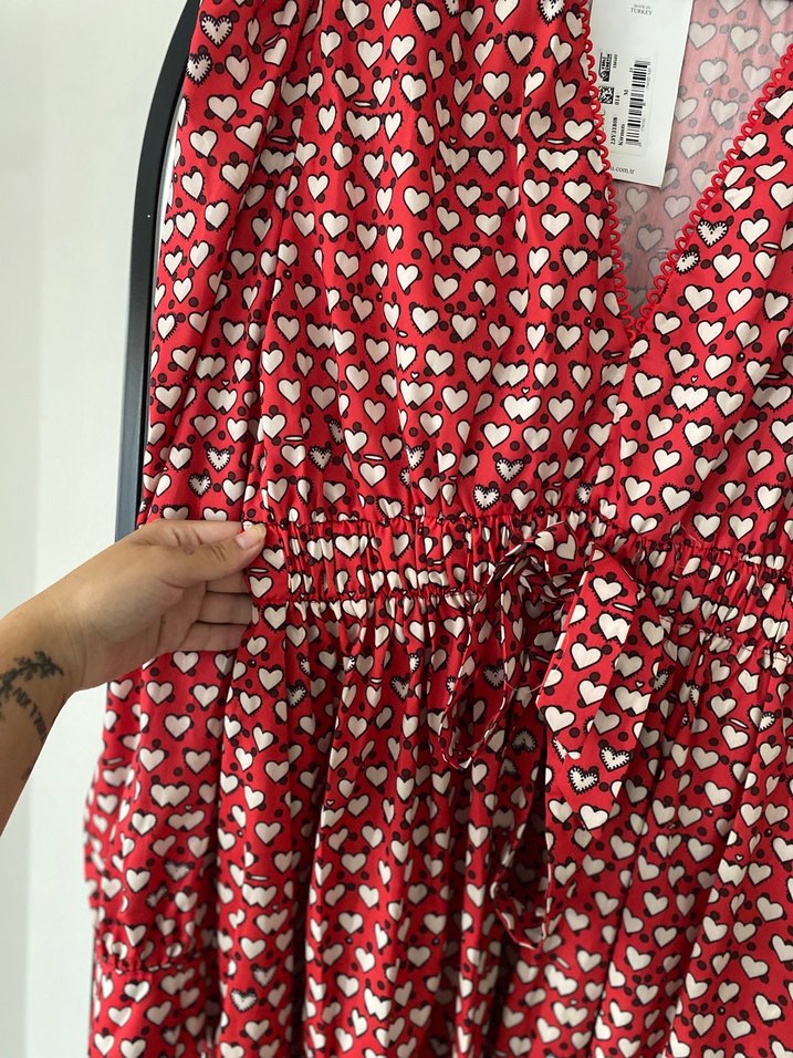 Kırmızı elbise - Görsel 3