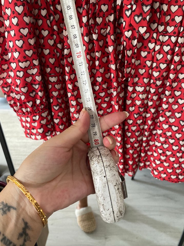 Kırmızı elbise - Görsel 4