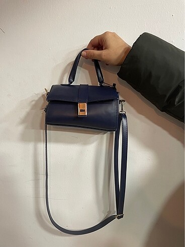Bershka Lacivert çanta