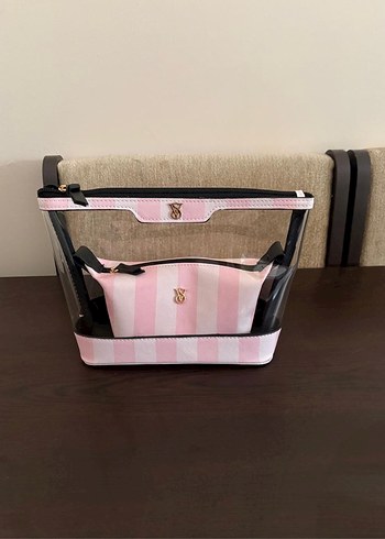 Victoria s Secret Pembe Makyaj Cantasi
