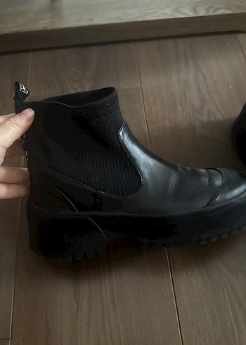 Zara Kadın Siyah Platform Topuklu Bot