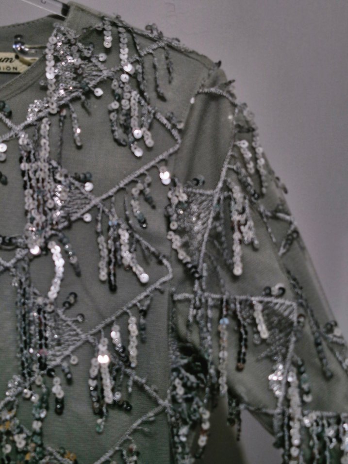 Pul İşlemeli Uzun Gri Kadın Elbise - Görsel 2