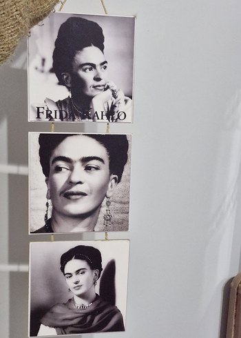 Frida Kahlo Temalı Üçlü Duvar Dekoru - Görsel 3