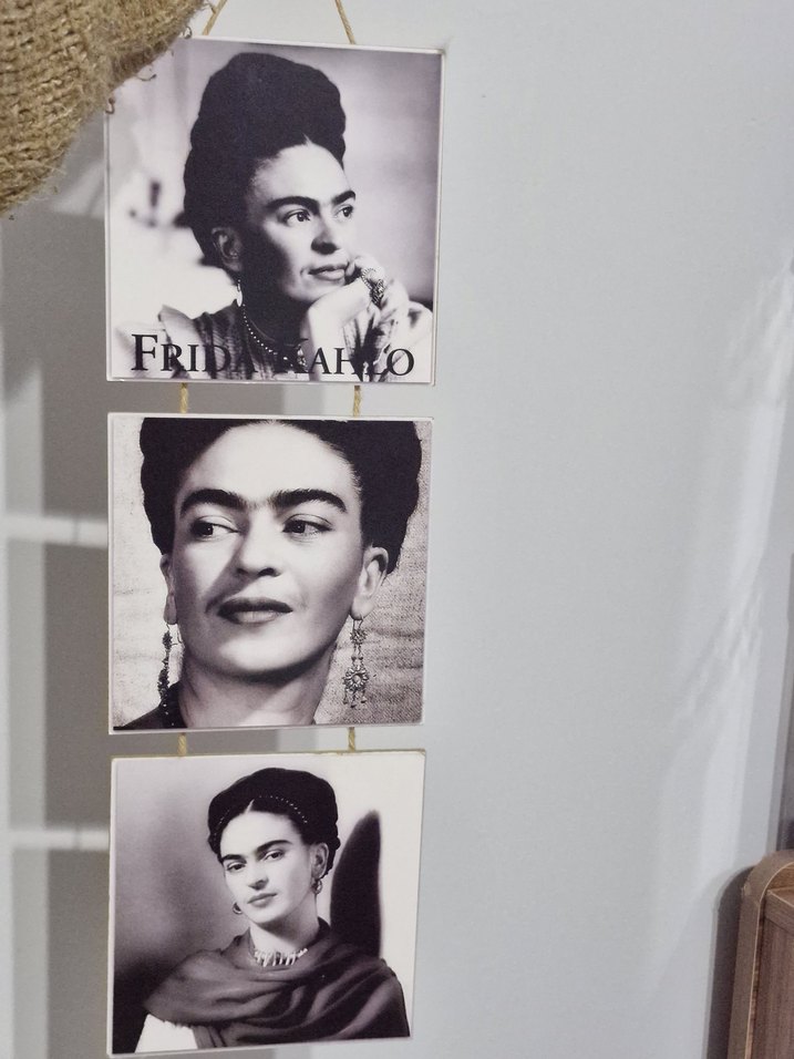 Frida Kahlo Temalı Üçlü Duvar Dekoru - Görsel 3